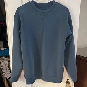 Women’s Blue Lululemon Softstreme Crewneck Athletic Sweatshirt